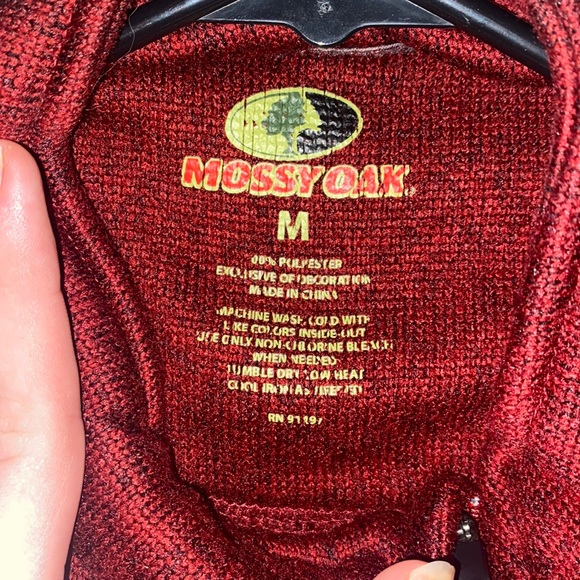 Mossy oak men’s red quarter zip size medium - Picture 2 of 2